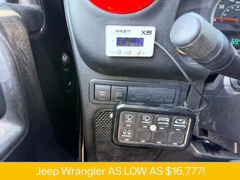 Used 2013 Jeep Wrangler Unlimited Rubicon AWD/4WD image 31