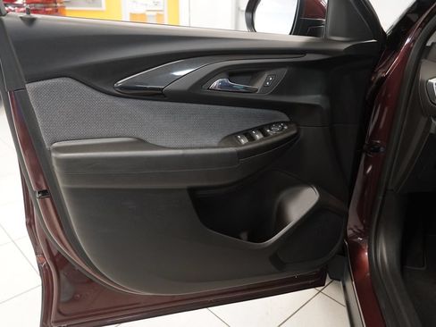 Used 2023 Chevrolet TrailBlazer LT w/ Convenience Package AWD/4WD image 16
