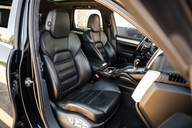 Used 2012 Porsche Cayenne Turbo AWD/4WD image 65