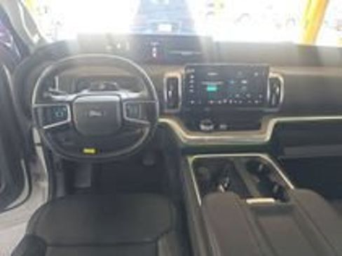 Used 2025 Ford Expedition Max Platinum AWD/4WD image 16