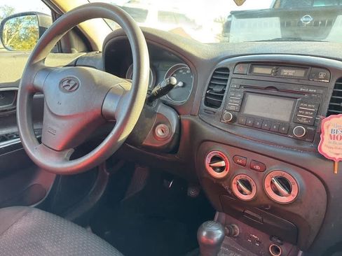 Used 2010 Hyundai Accent GS w/ Premium Pkg 3 image 6