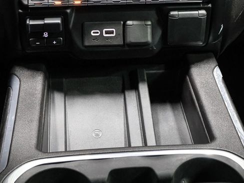 Used 2021 Chevrolet Silverado 1500 LTZ image 31