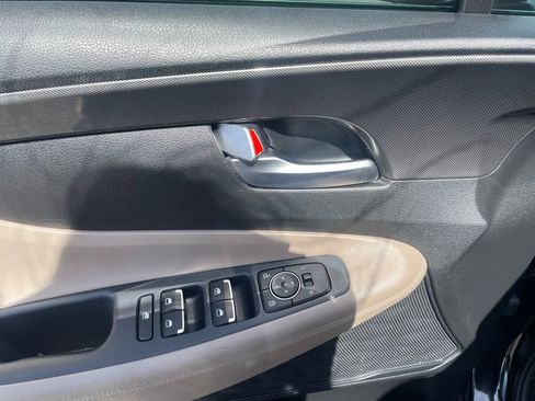 Used 2021 Hyundai Santa Fe SE w/ Cargo Package image 10