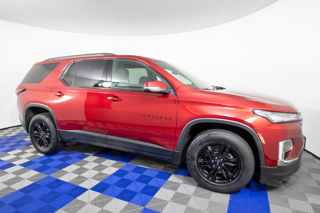 Used 2023 Chevrolet Traverse LT FWD image 3
