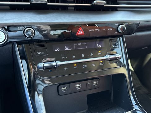 Used 2022 Kia Carnival SX image 23