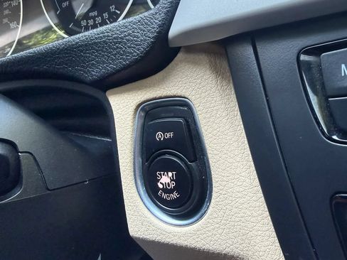 Used 2013 BMW 320i Sedan RWD image 20