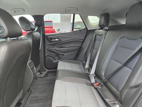 Used 2025 Chevrolet Trax LT w/ LT Convenience Package FWD image 26