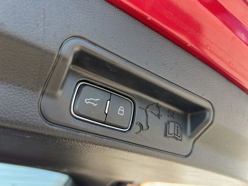 Certified 2022 Ford Explorer XLT w/ Equipment Group 202A image 23