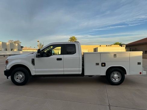 Used 2022 Ford F250 XL w/ Power Equipment Group image 6
