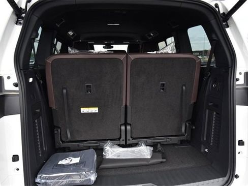 New 2025 Volkswagen ID. Buzz Pro S image 27