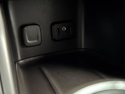 Used 2017 GMC Acadia Denali w/ Technology Package AWD/4WD image 34