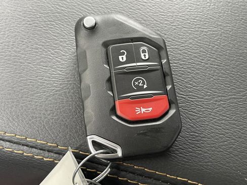 Used 2024 Jeep Gladiator Sport AWD/4WD image 27