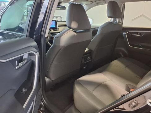 Used 2025 Toyota RAV4 XLE FWD image 17