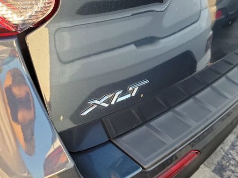 Used 2023 Ford Explorer XLT RWD image 6
