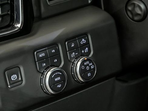 Used 2024 GMC Sierra 1500 Denali AWD/4WD image 19