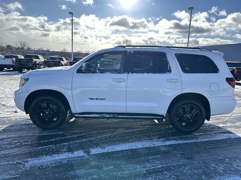 Used 2018 Toyota Sequoia TRD Sport image 4