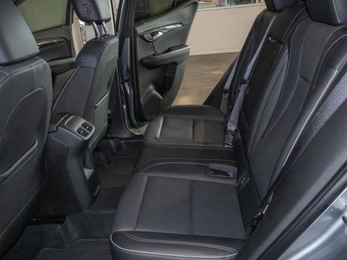 Used 2023 Buick Envision Essence image 13