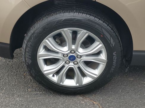 Used 2020 Ford Edge Titanium AWD/4WD image 7