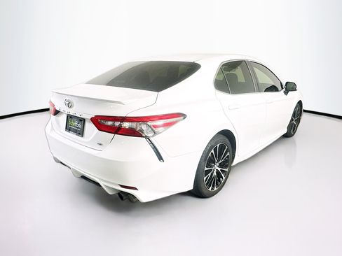 Used 2018 Toyota Camry SE FWD image 9