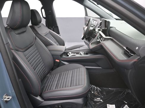 New 2026 Ford Explorer ST-Line w/ ST-Line Street Pack image 29