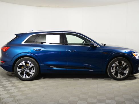 Used 2023 Audi e-tron Premium Plus w/ Premium Plus Package image 8