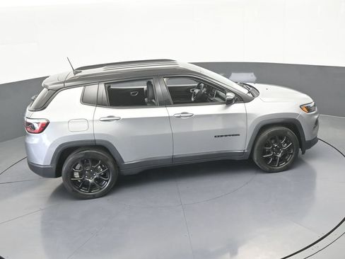 Used 2022 Jeep Compass Latitude FWD image 47