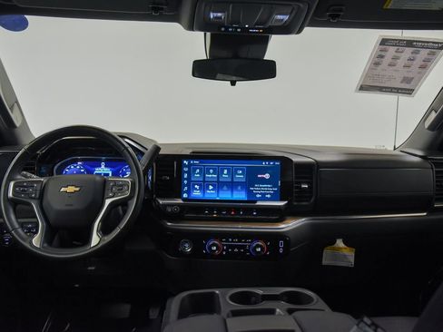 Used 2024 Chevrolet Silverado 1500 LT AWD/4WD image 32