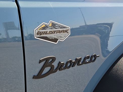 Used 2023 Ford Bronco Wildtrak AWD/4WD image 6