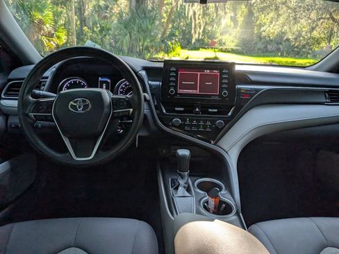 Used 2021 Toyota Camry LE FWD image 9