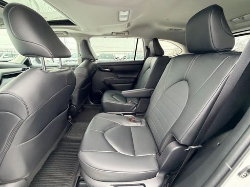 Used 2023 Toyota Corolla SE image 21