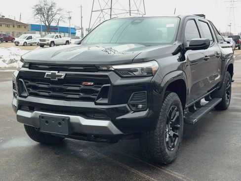 Used 2025 Chevrolet Colorado Z71 w/ Midnight Edition image 7