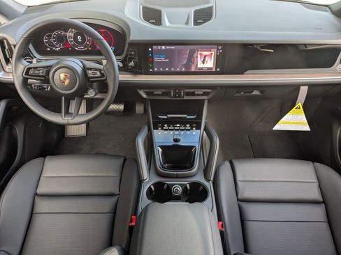 Certified 2026 Porsche Cayenne AWD/4WD image 22