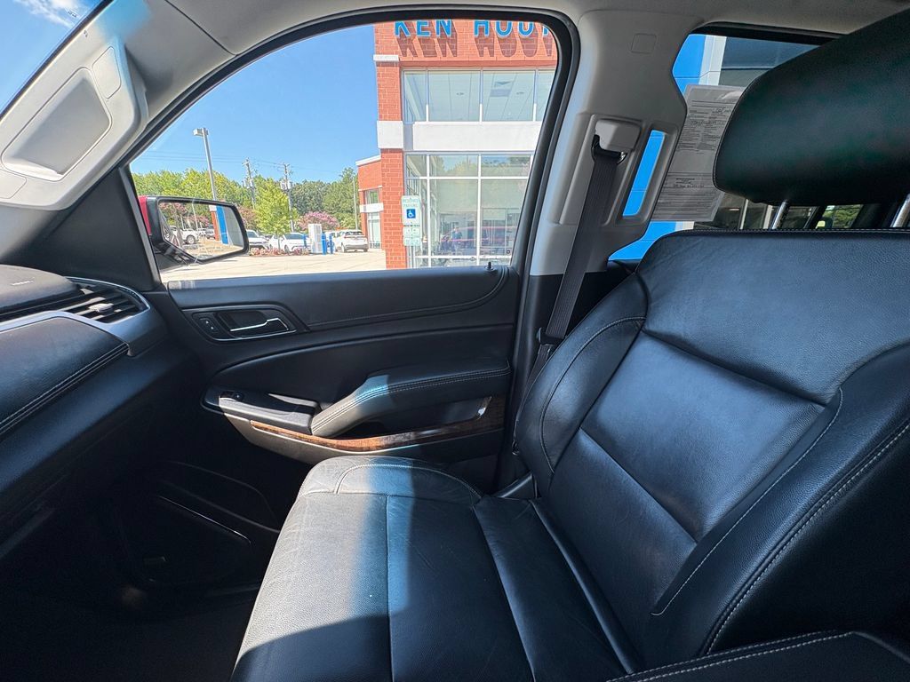 Used 2017 Chevrolet Suburban LT AWD/4WD image 12