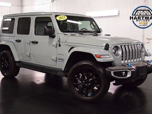 Used 2023 Jeep Wrangler Unlimited Sahara w/ Cold Weather Group AWD/4WD image 1