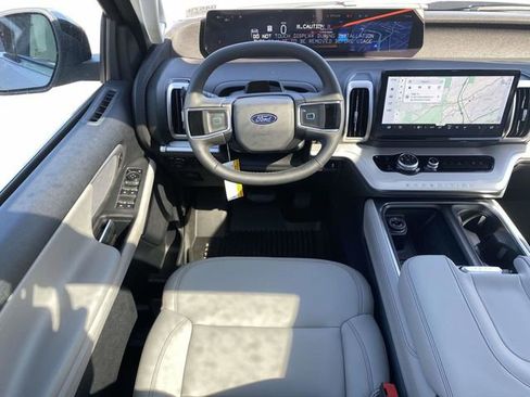 New 2025 Ford Expedition Max Active image 10