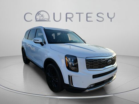 Used 2020 Kia Telluride SX w/ SX Prestige Package AWD/4WD image 3