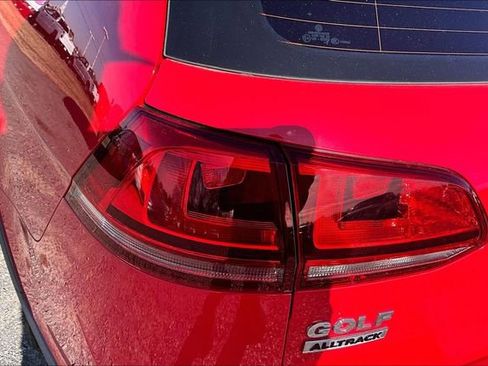 Used 2017 Volkswagen Golf Alltrack S image 22