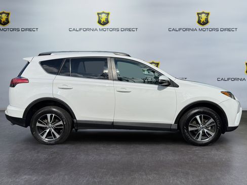 Used 2017 Toyota RAV4 XLE w/ Carpet Mat Package AWD/4WD image 6