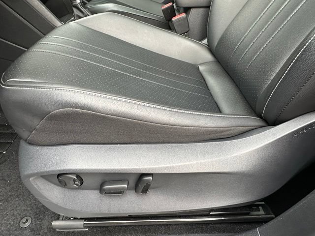 Certified 2024 Volkswagen Tiguan SE R-Line AWD/4WD image 24