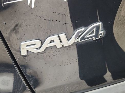 Used 2024 Toyota RAV4 XLE Premium image 31