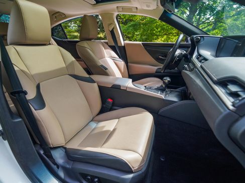 Used 2020 Lexus ES 350 w/ Premium Package FWD image 26