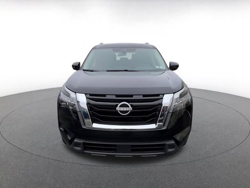 Used 2025 Nissan Pathfinder SV image 4