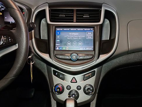 Used 2020 Chevrolet Sonic LT FWD image 11