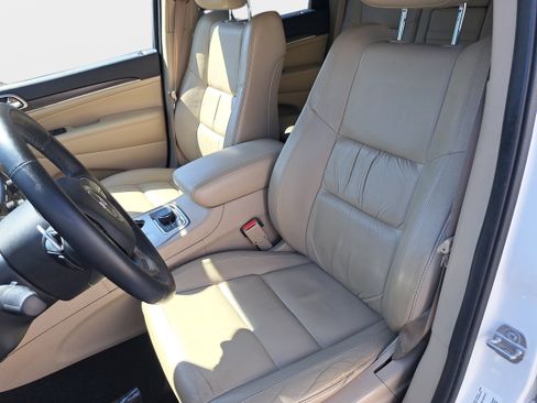 Used 2014 Jeep Grand Cherokee Limited image 16