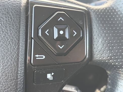 Used 2024 Toyota 4Runner TRD Off-Road Premium AWD/4WD image 18