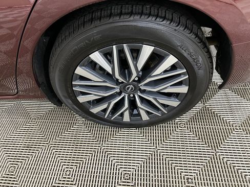 Used 2024 Nissan Altima 2.5 SV image 10