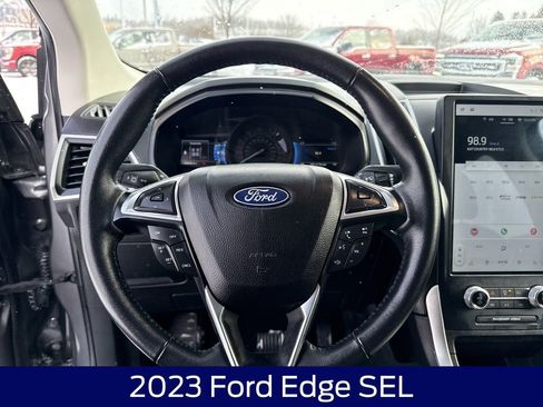 Used 2023 Ford Edge SEL image 17