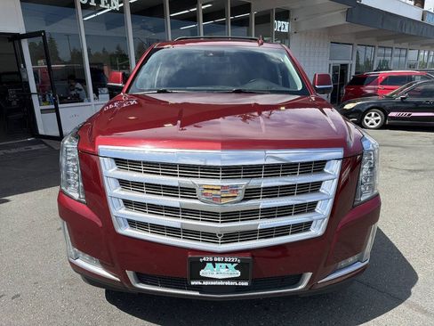 Used 2017 Cadillac Escalade ESV Premium Luxury w/ LPO, Radiant Package AWD/4WD image 14