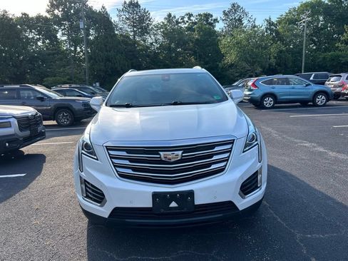 Used 2017 Cadillac XT5 Luxury w/ Driver Awareness Package FWD image 9