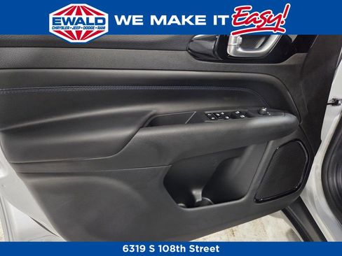 New 2026 Jeep Compass Latitude image 8